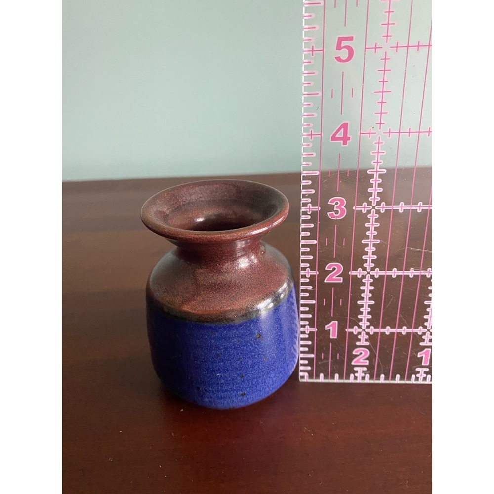 Small Clay-like Vase - Picture 3 of 7